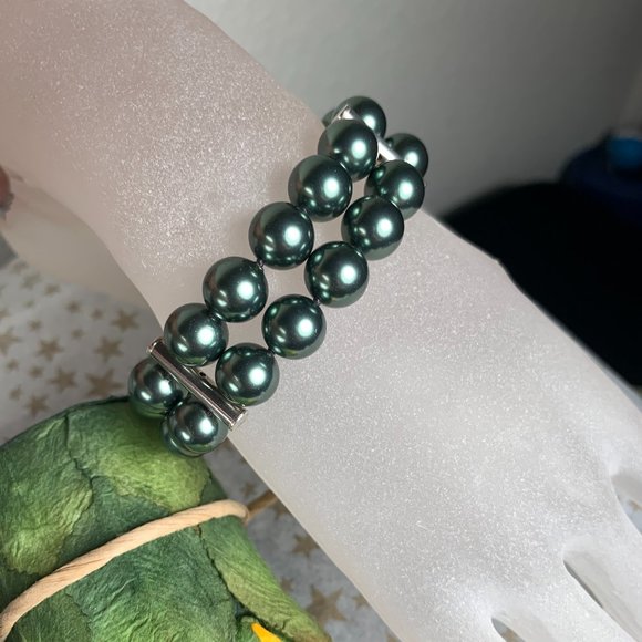 NWOT Green Imitation Pearl Double Bracelet with Real Silver Clasp - Picture 1 of 8